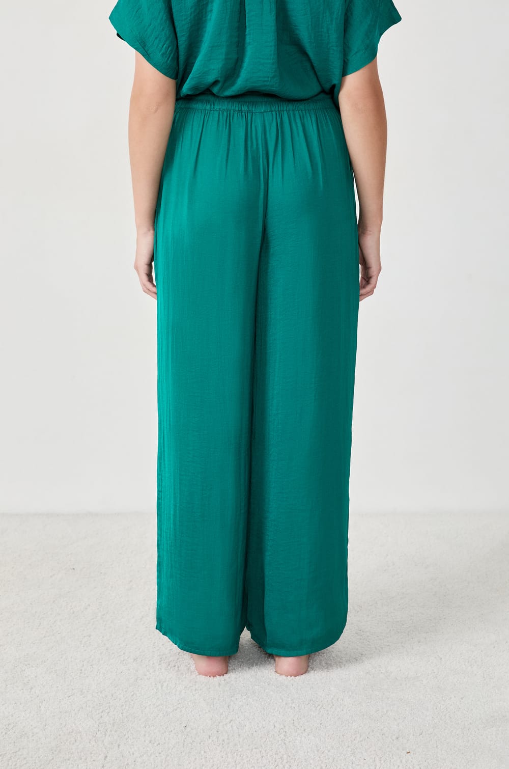 Satijnen broek met wijde pijpen;${refinementColor}