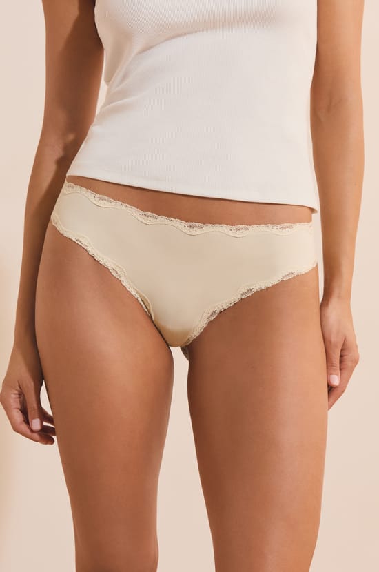 Tanga avec d&eacute;tails dentelle;${refinementColor}