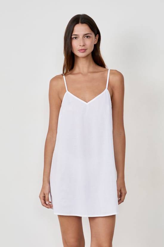 Short V-neck dress;${refinementColor}