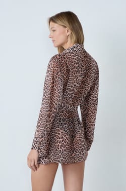 Satin robe with leopard print;${refinementColor}
