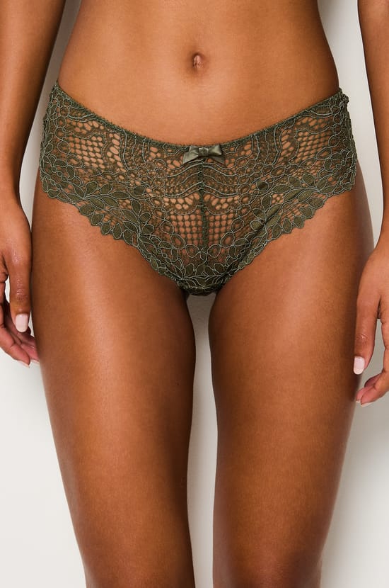 Lace Shorty;${refinementColor}