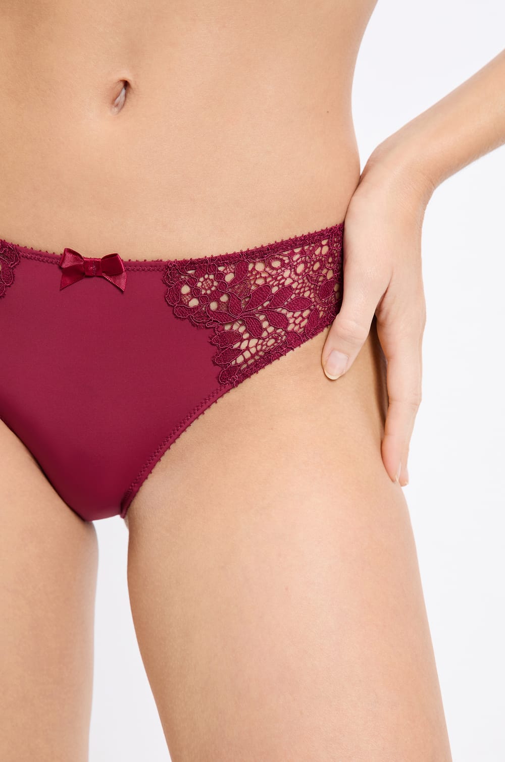 Hipster in Microfiber and Lace;${refinementColor}