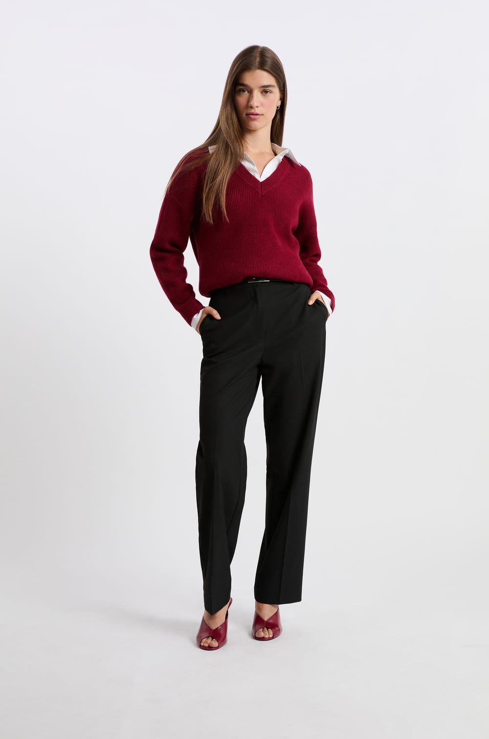 Pull col V manches longues;${refinementColor}