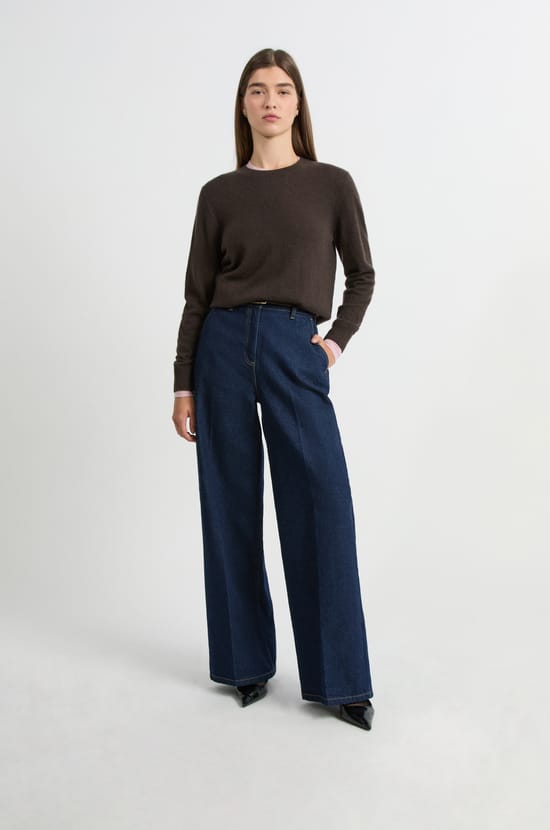 Round neck cashmere sweater;${refinementColor}