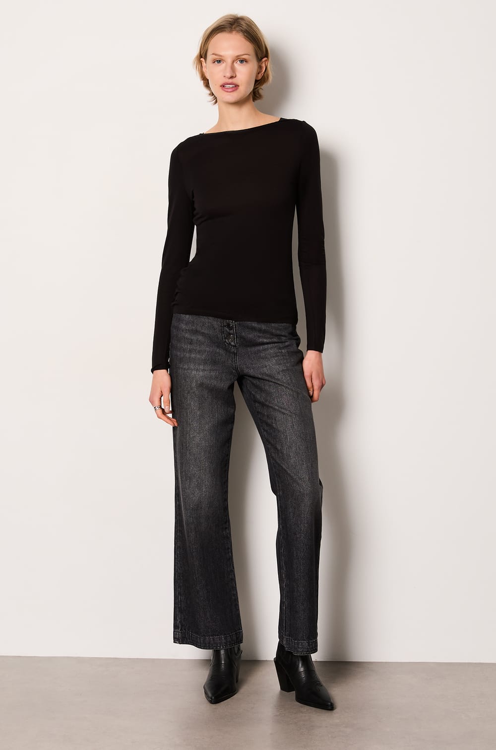 Long Sleeve T-Shirt;${refinementColor}