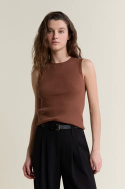 D&eacute;bardeur en maille fine c&ocirc;tel&eacute;e;${refinementColor}