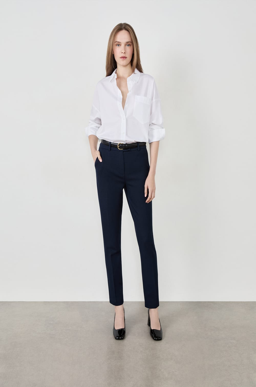 Pantalon coupe cigarette;${refinementColor}
