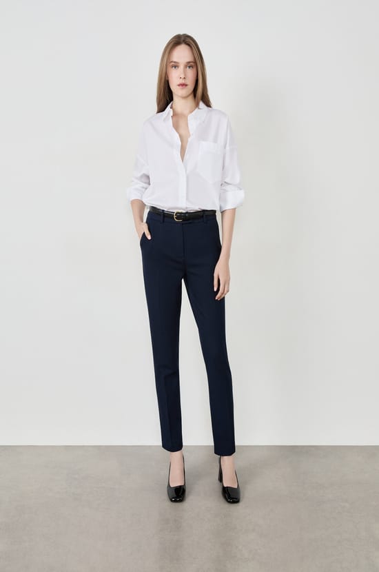 Trousers with a cigarette cut;${refinementColor}