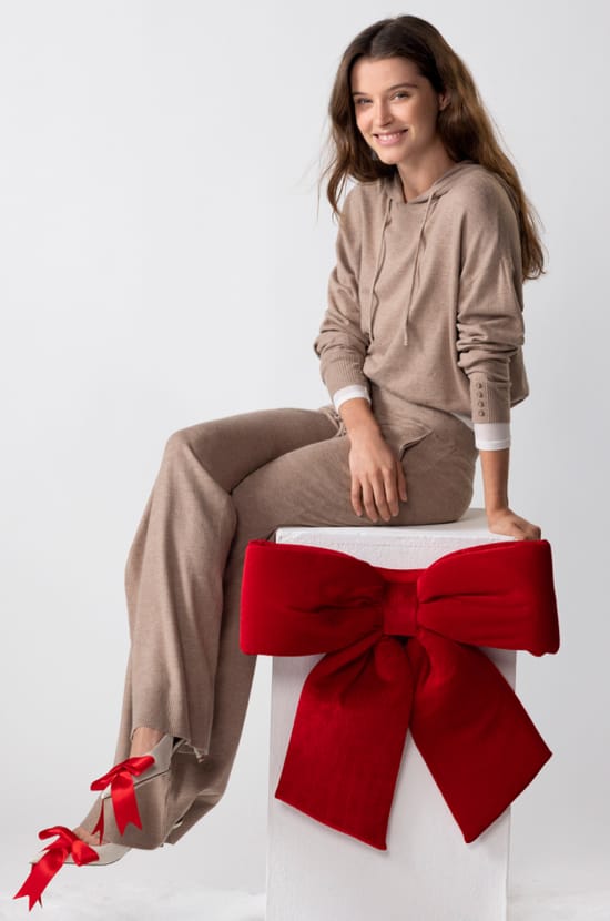 Pyjama Sweatshirt mit Kapuze;${refinementColor}