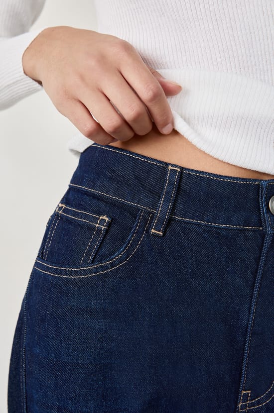 Carrot Cut Jeans;${refinementColor}