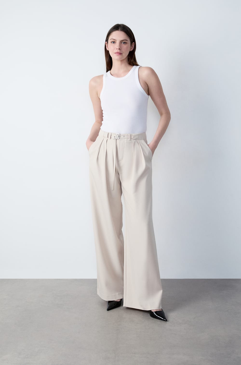 Wide-leg trousers with belt;${refinementColor}