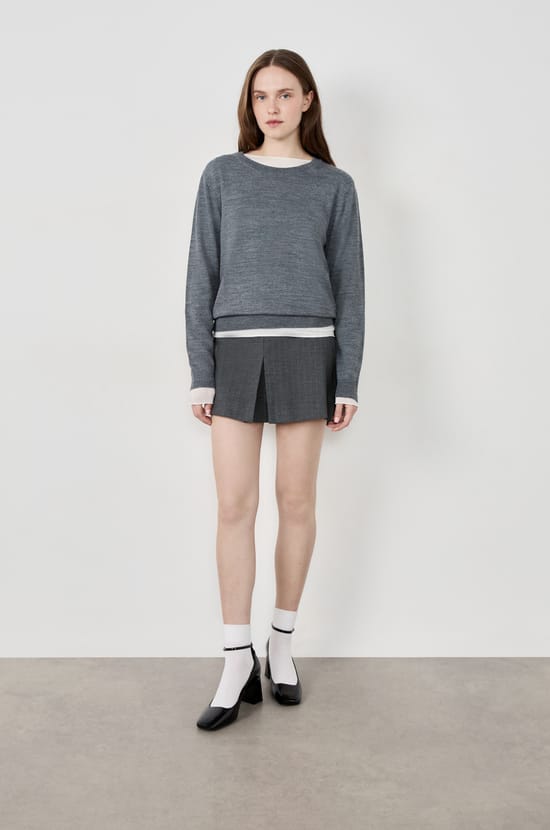 Long-sleeved wool sweater;${refinementColor}