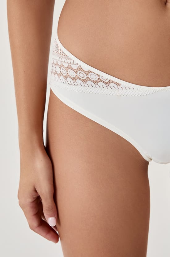 Braga culotte con detalles de encaje;${refinementColor}