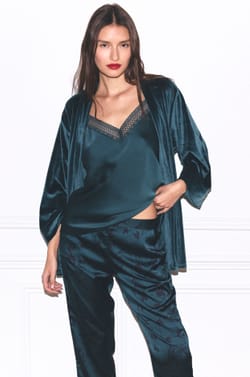 Ensemble de pyjama 3 pi&egrave;ces satin&eacute;;${refinementColor}