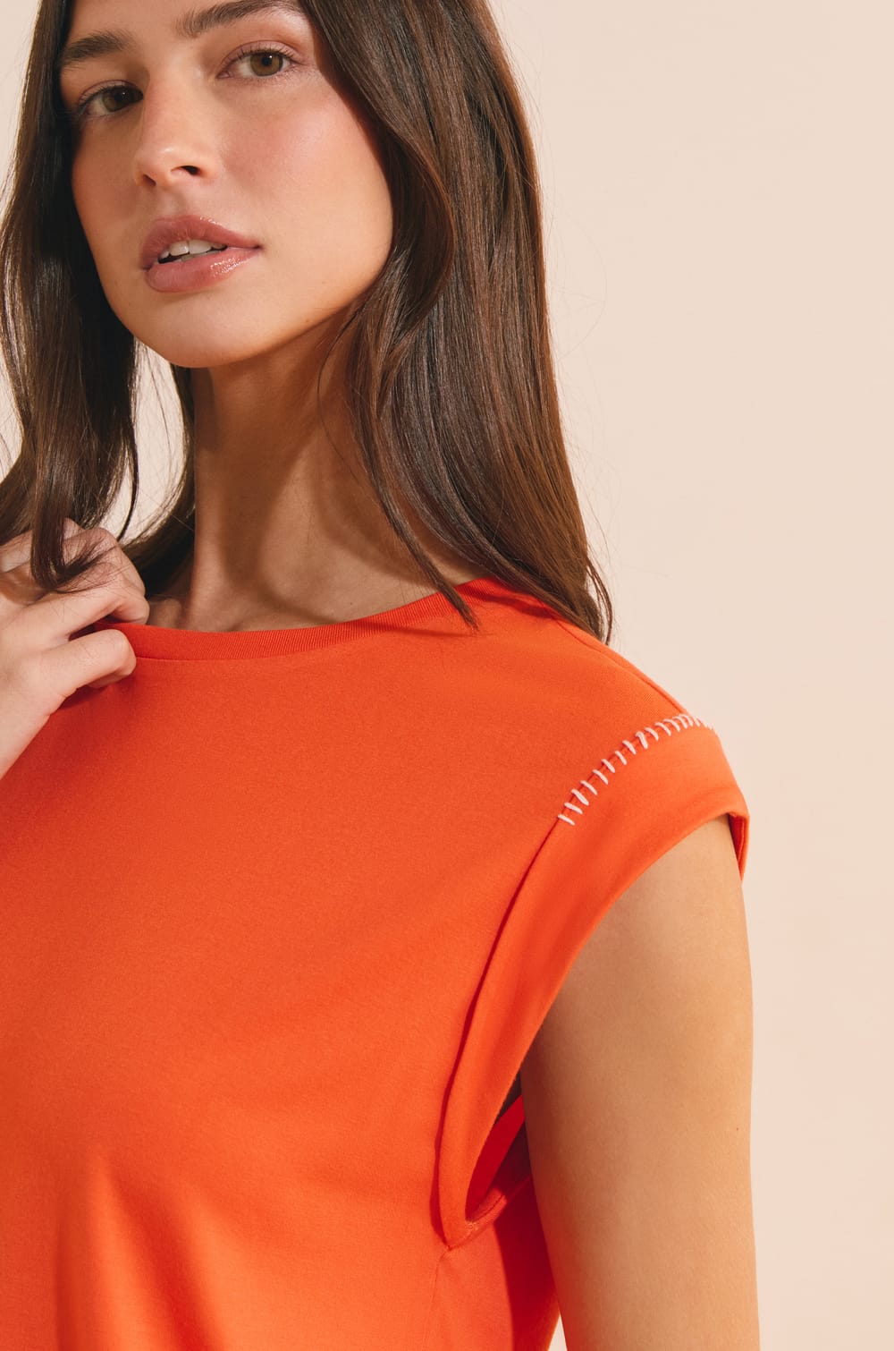 Sleeveless T-Shirt;${refinementColor}
