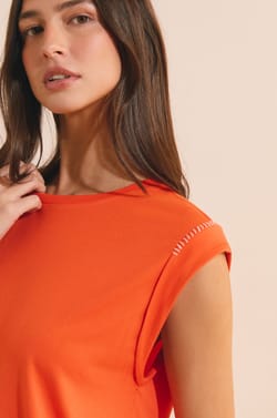 Sleeveless T-Shirt;${refinementColor}