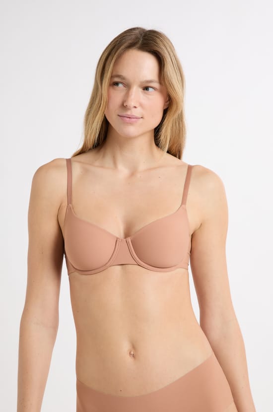 Bra n&ordm;4: Copa fina de microfibra;${refinementColor}