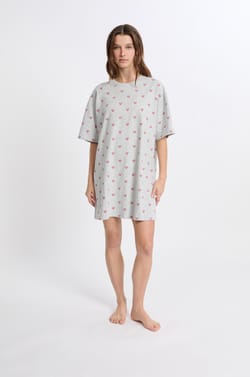 Chemise de nuit en coton à motifs coeurs;${refinementColor}