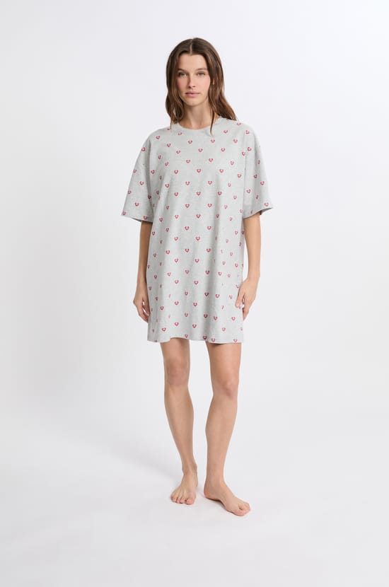 Chemise de nuit en coton à motifs coeurs;${refinementColor}
