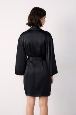 Silk Robe;${refinementColor}