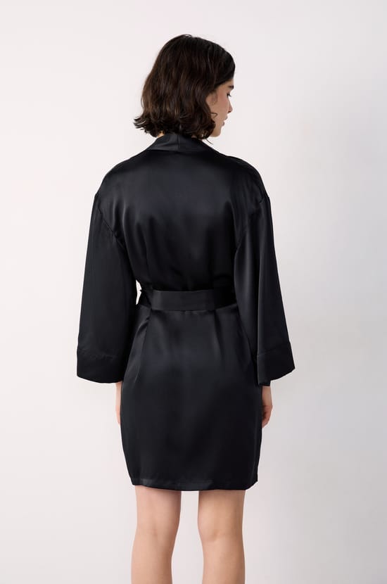Silk Robe;${refinementColor}