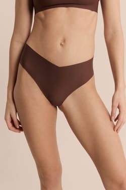 String high leg effet lissant en microfibre;${refinementColor}