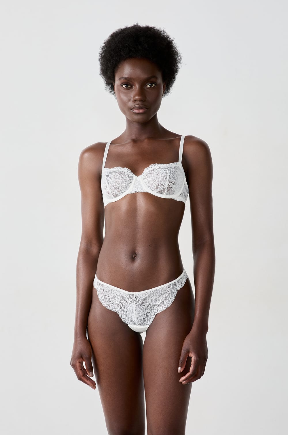 Lace Thong;${refinementColor}