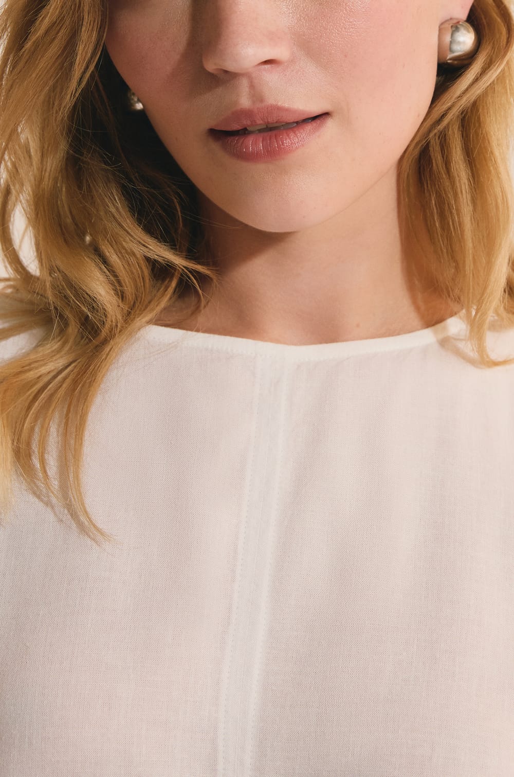 Sleeveless Top with Linen;${refinementColor}