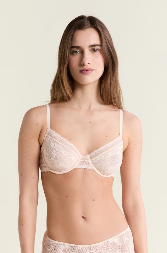 Bra tipo Balconnet de encaje con detalles florales;${refinementColor}