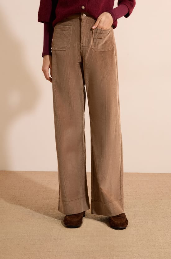 Jean en velours c&ocirc;tel&eacute; avec poche sur le devant;${refinementColor}