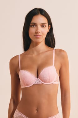 Soutien-gorge coques fines avec broderie;${refinementColor}