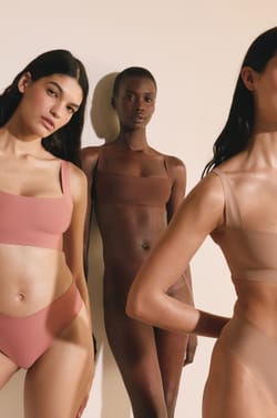 Bralette aus Mikrofaser mit abnehmbaren Pads;${refinementColor}