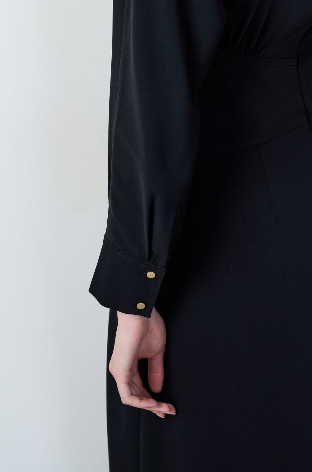 Long Flowing Dress;${refinementColor}