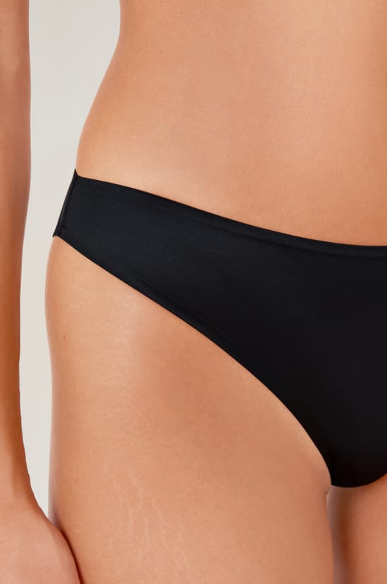 Tanga en microfibre;${refinementColor}