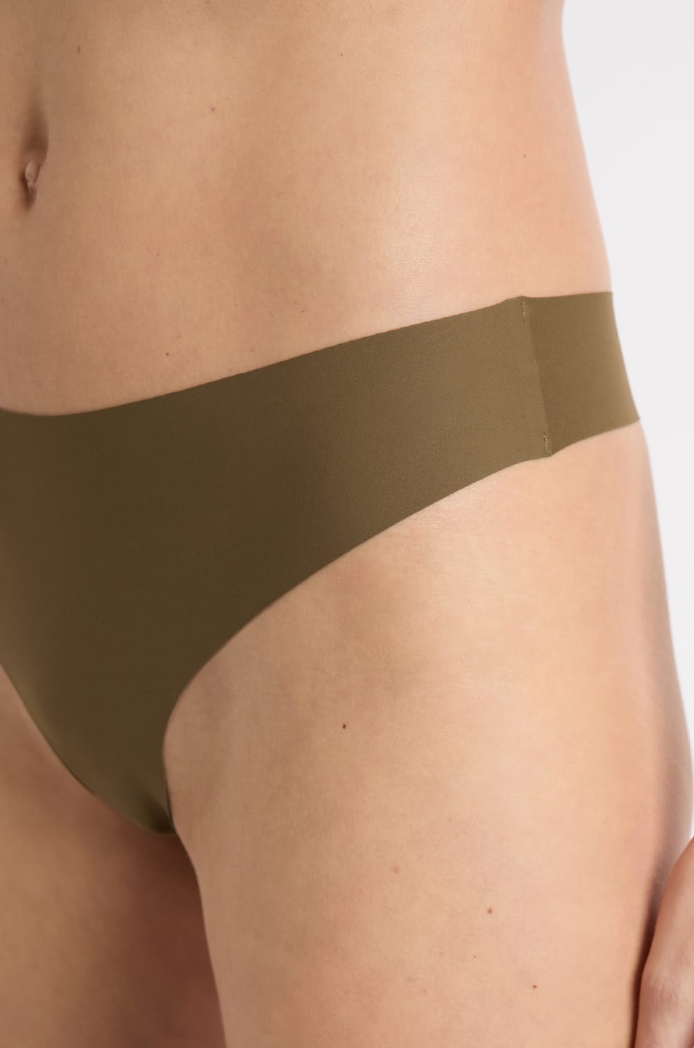 Microfibre Thong;${refinementColor}