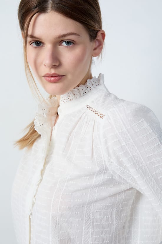 Geborduurde blouse;${refinementColor}