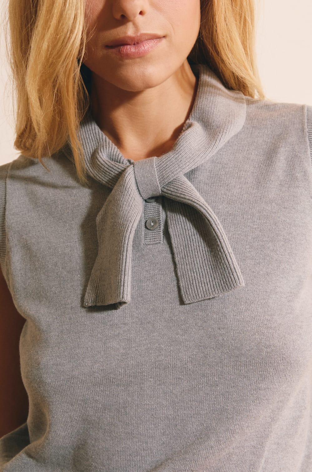 Pull sans manches avec lien &agrave; nouer en coton;${refinementColor}