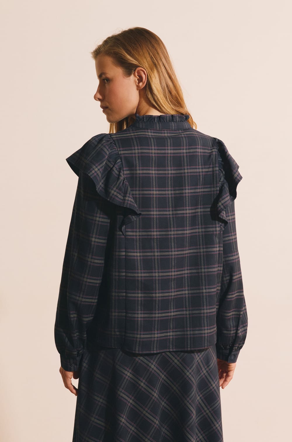 Chemise volant&eacute;e &agrave; carreaux;${refinementColor}