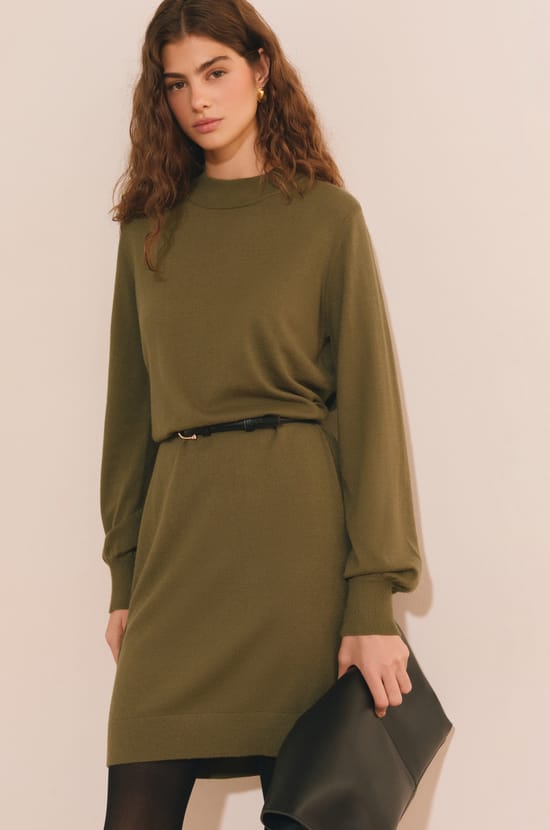 Robe courte manches longues;${refinementColor}