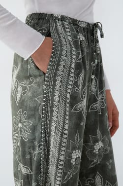 Flared Patterned Pyjama Bottoms;${refinementColor}