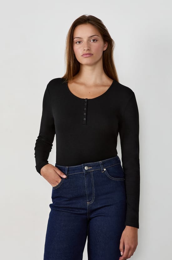 Long-sleeved T-shirt with buttons;${refinementColor}