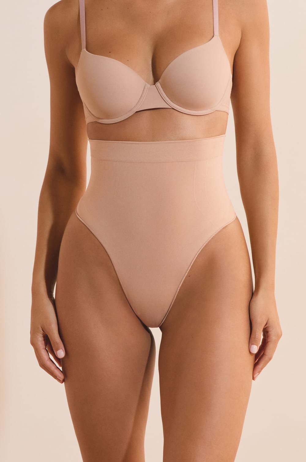 String taille haute sculptant;${refinementColor}