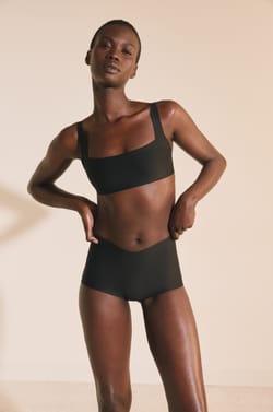 Soutien-gorge brassi&egrave;re en microfibre avec pads amovibles;${refinementColor}