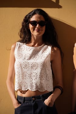 Top sans manches d&eacute;tails broderie anglaise;${refinementColor}