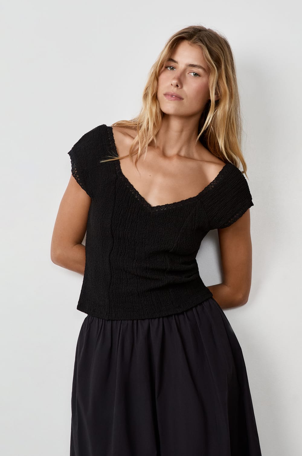 Short-Sleeved T-Shirt;${refinementColor}