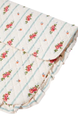 Trousse matelass&eacute;e en coton &agrave; motifs fleurs avec bords froufrou;${refinementColor}