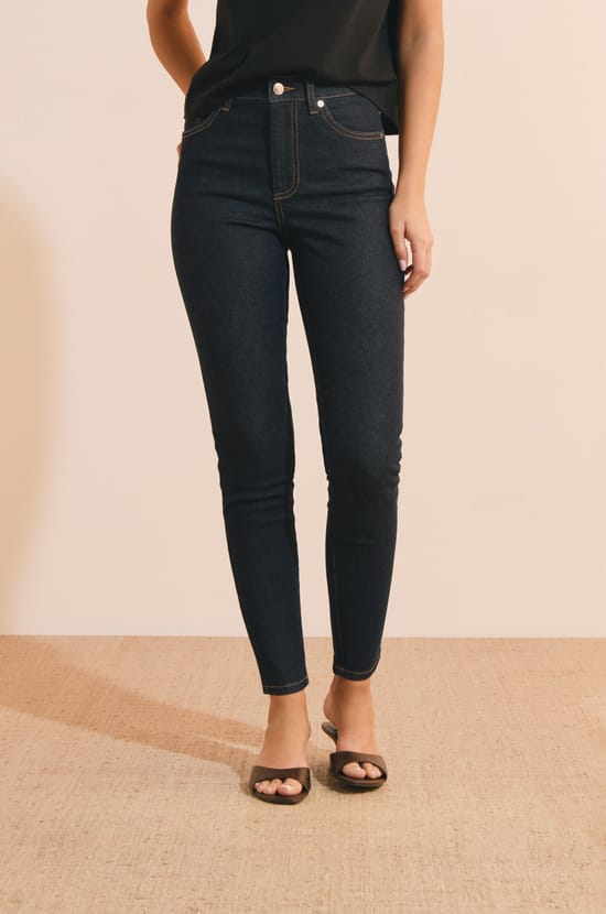 Slim Cut Jeans;${refinementColor}