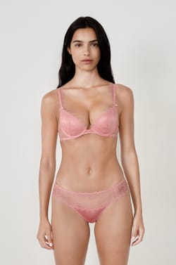 Shorty avec dentelle;${refinementColor}