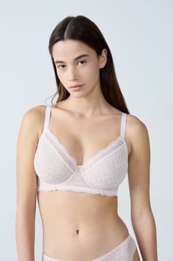 Balconette Minimizer Bra with -1 Size Effect;${refinementColor}