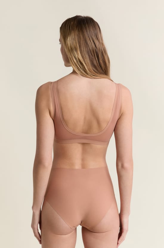 Soutien-gorge brassi&egrave;re en microfibre avec pads amovibles;${refinementColor}